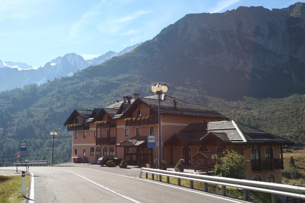 Locanda Locatori Passo del Tonale Eksteriør bilde