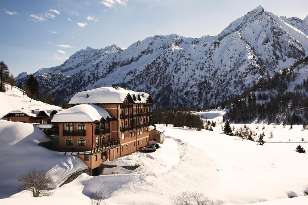 Locanda Locatori Passo del Tonale Eksteriør bilde